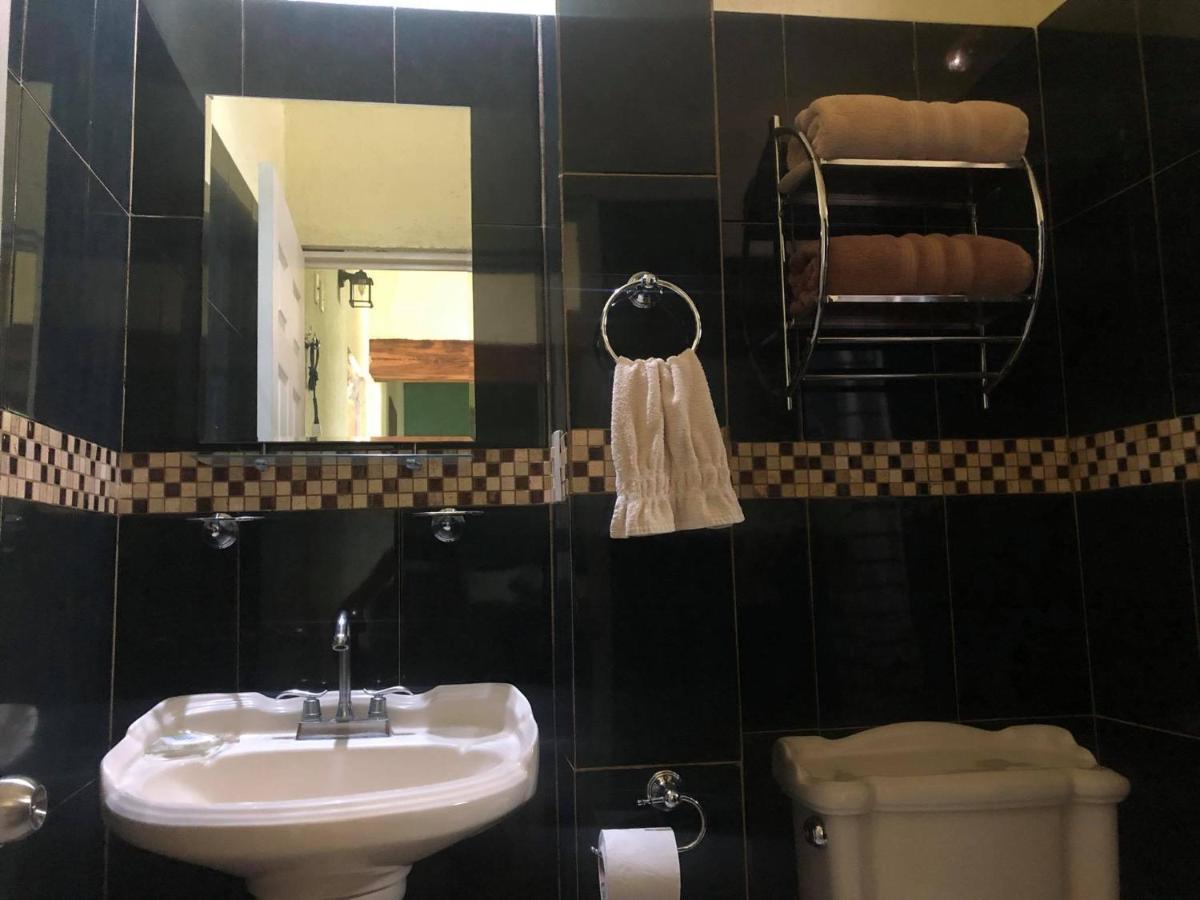 Casa Del Tiempo Hotel *